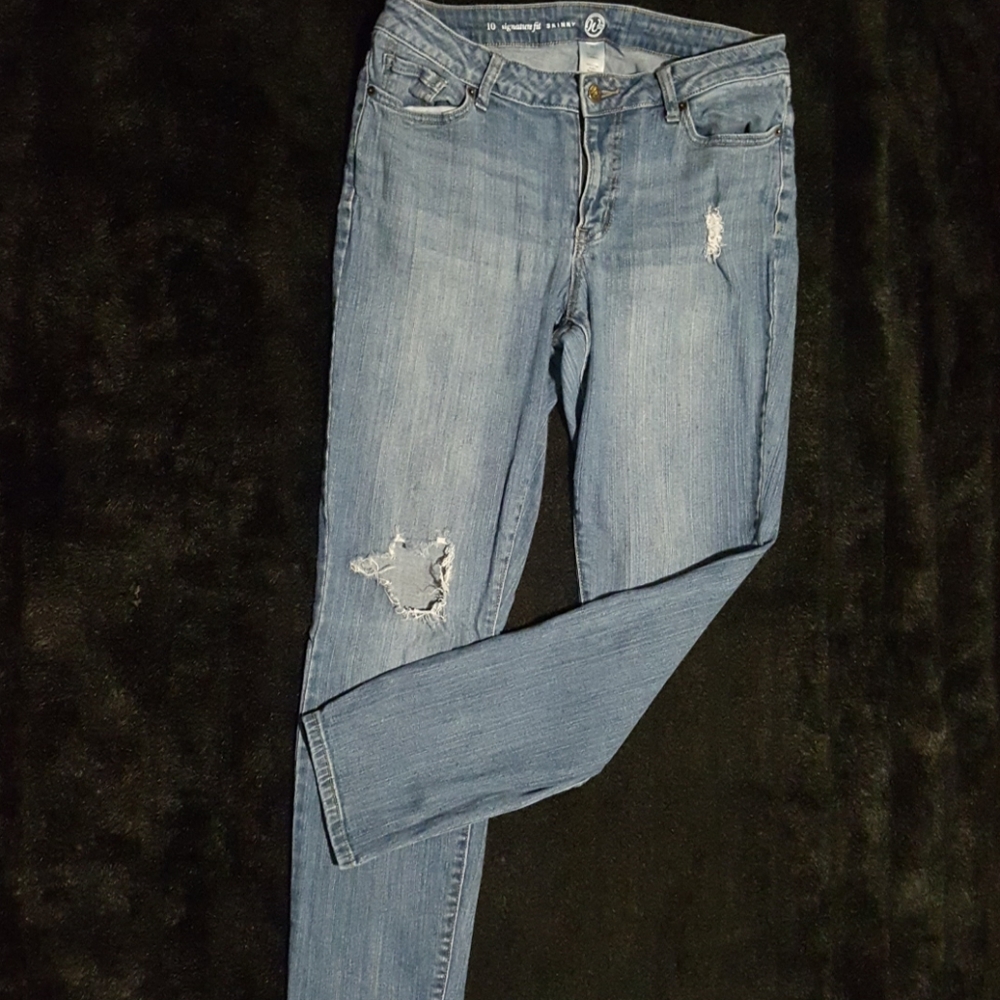 Westport Signature Fit Distressed Skinny Jeans